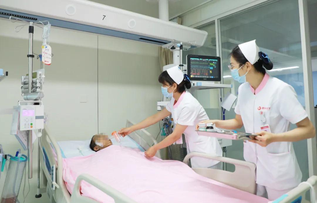 離死亡最近，離希望也更近——記西安國(guó)際醫(yī)學(xué)中心醫(yī)院胸外科ICU