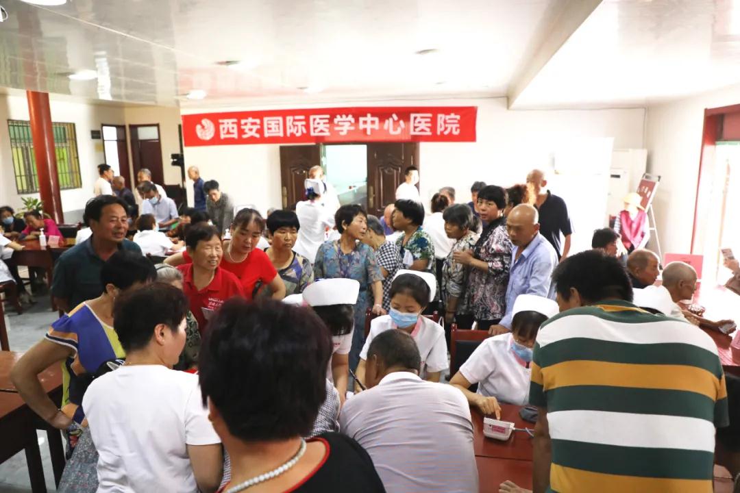 “施天使之愛，佑百姓健康”系列公益義診——走進綠地社區(qū)