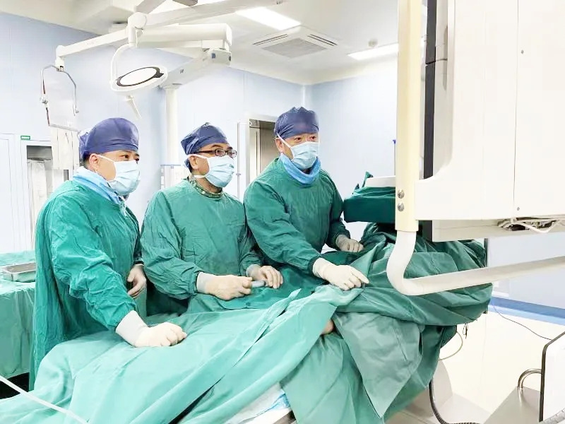 胸悶、腹脹、乏力……患者突發(fā)布加綜合征 介入治療把命救