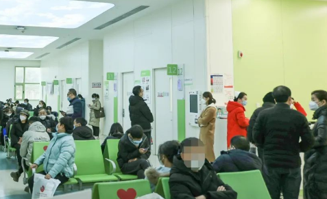 節(jié)后首個工作日|不停歇，他們?nèi)κ刈o患者健康！