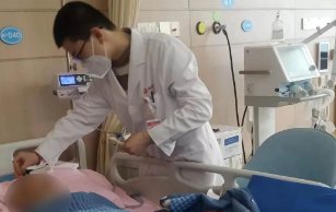 危急重癥、“大白肺” 90%以上恢復(fù)良好，他們?nèi)绾巫龅降模?>
				             </a>
                <div   id=
