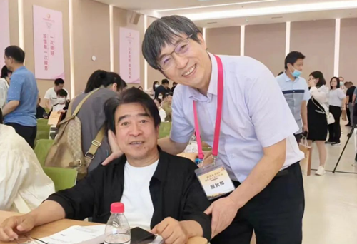 “醫(yī)”往情深15載！一位基層“輪椅”醫(yī)生和醫(yī)學(xué)大咖的故事