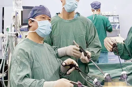 68cm橡膠水管吞入腹中！我院普外科腹腔鏡微創(chuàng)手術(shù)緊急施救！