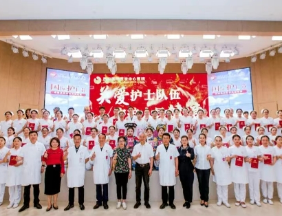 超燃現(xiàn)場！頒獎(jiǎng)盛典+科普大秀 這才是護(hù)士節(jié)的正確打開方式